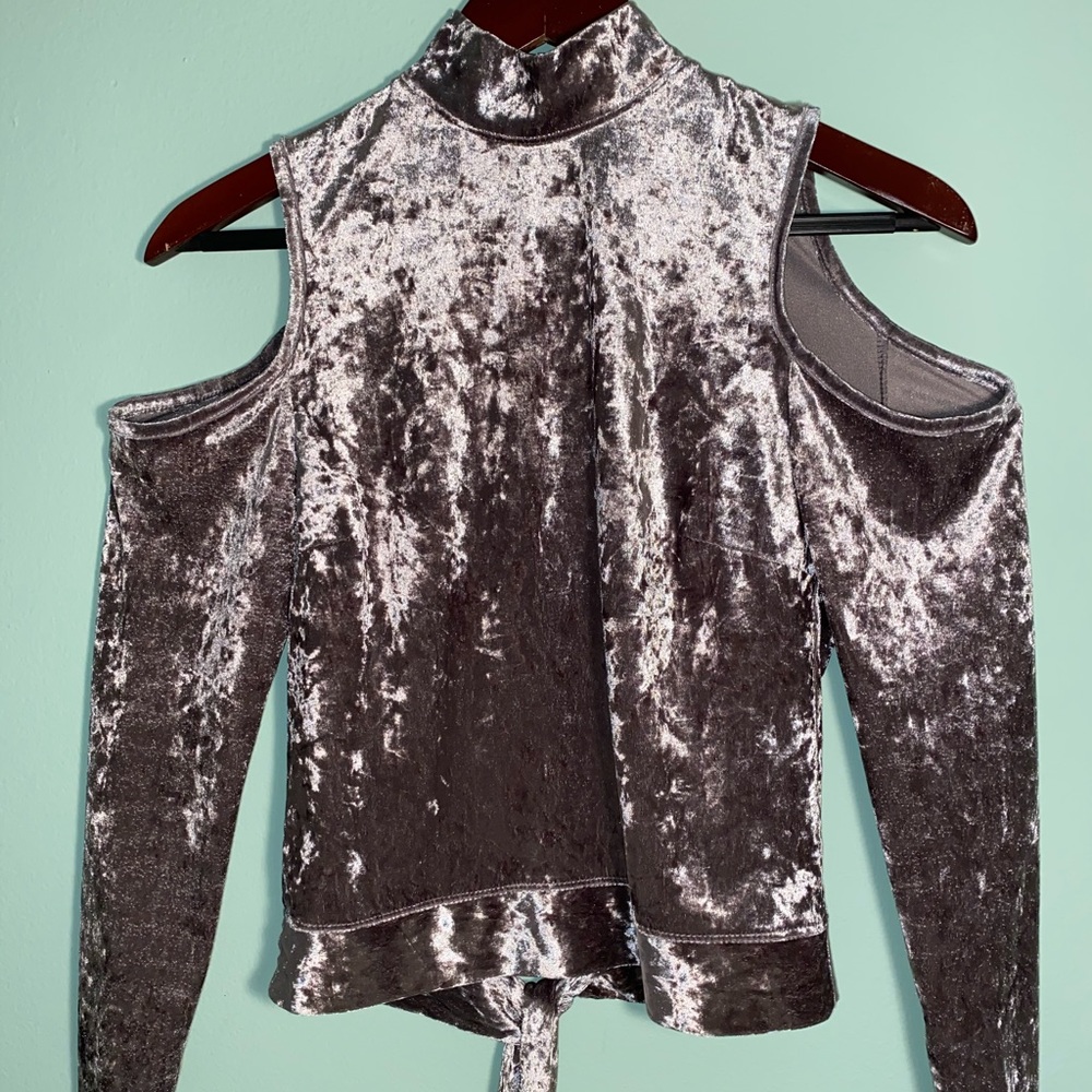 velvet long sleeve open back shirt